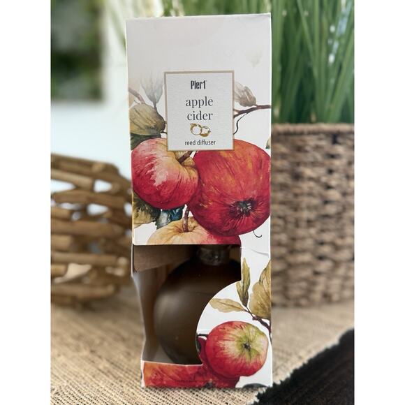 NEW Pier 1 Imports APPLE CIDER 10oz Oil Reed Diffuser Set Fall Christmas Holiday - Picture 1 of 6
